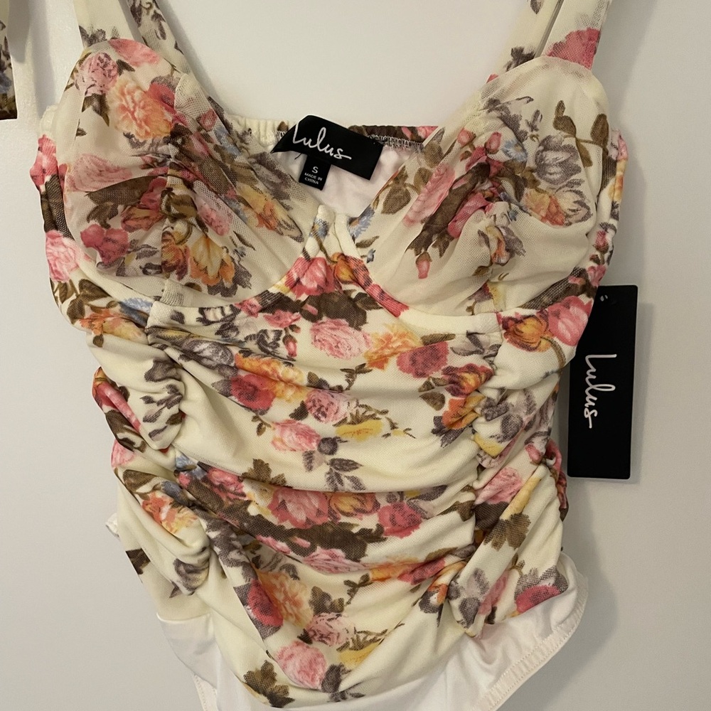 Lulu's Floral Print Bodysuit in Cream and Pink NWT! - Picture 6 of 11